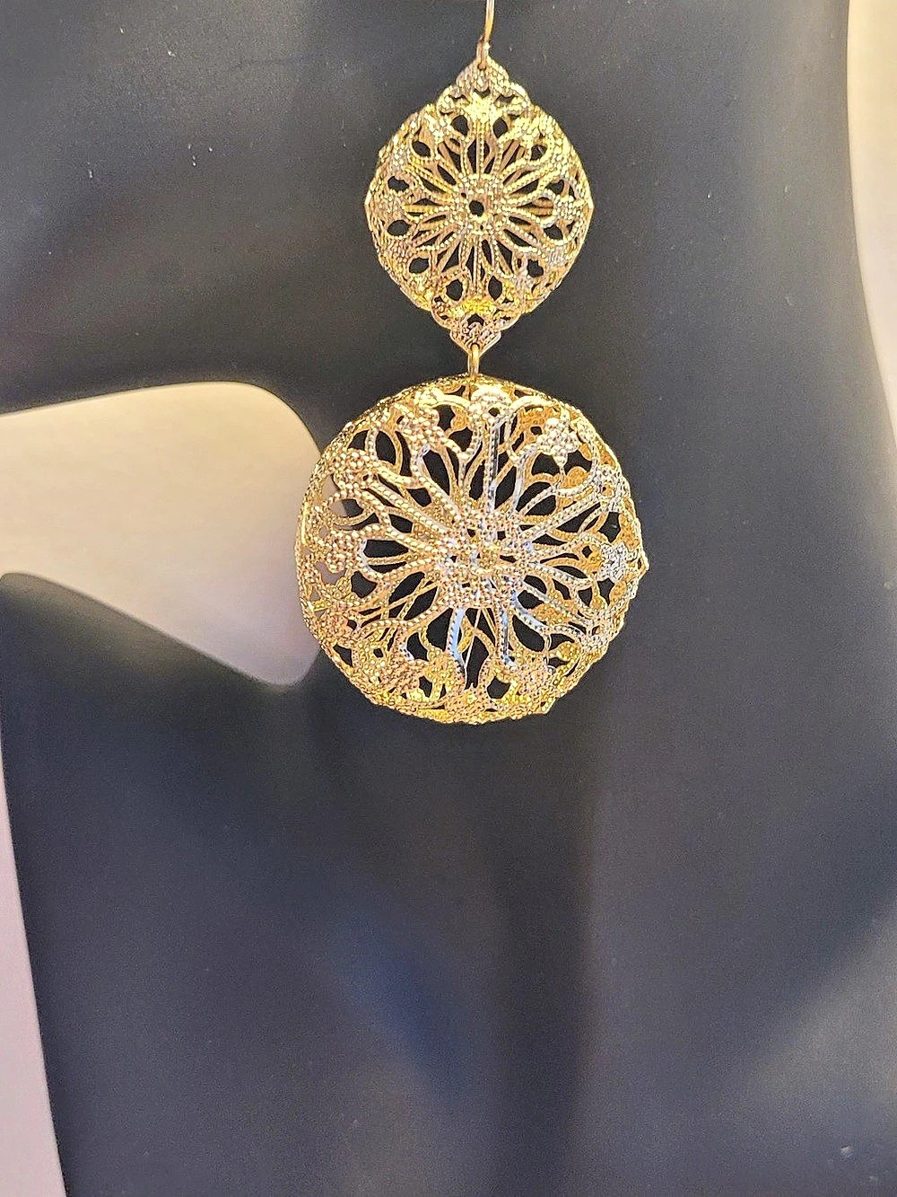 Drop Earrings in Gold